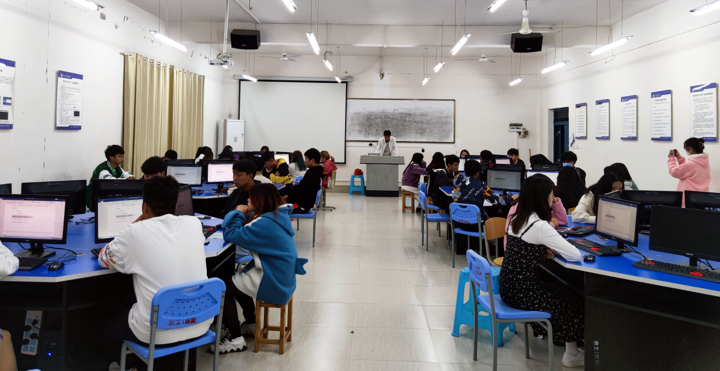 经济与管理学院携手建筑工程学院 开展学生办公软件培训活动(图1)