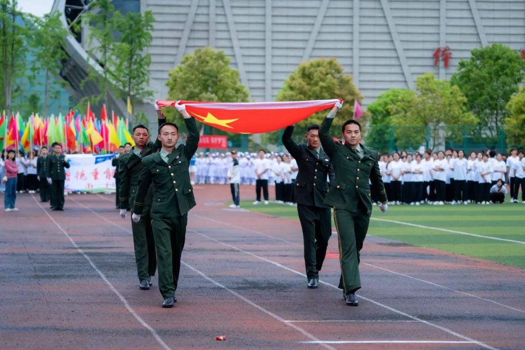 青春逢盛会 击鼓又催征丨华体会体育(中国)hth·官方网站第九届田径运动会开幕(图5)